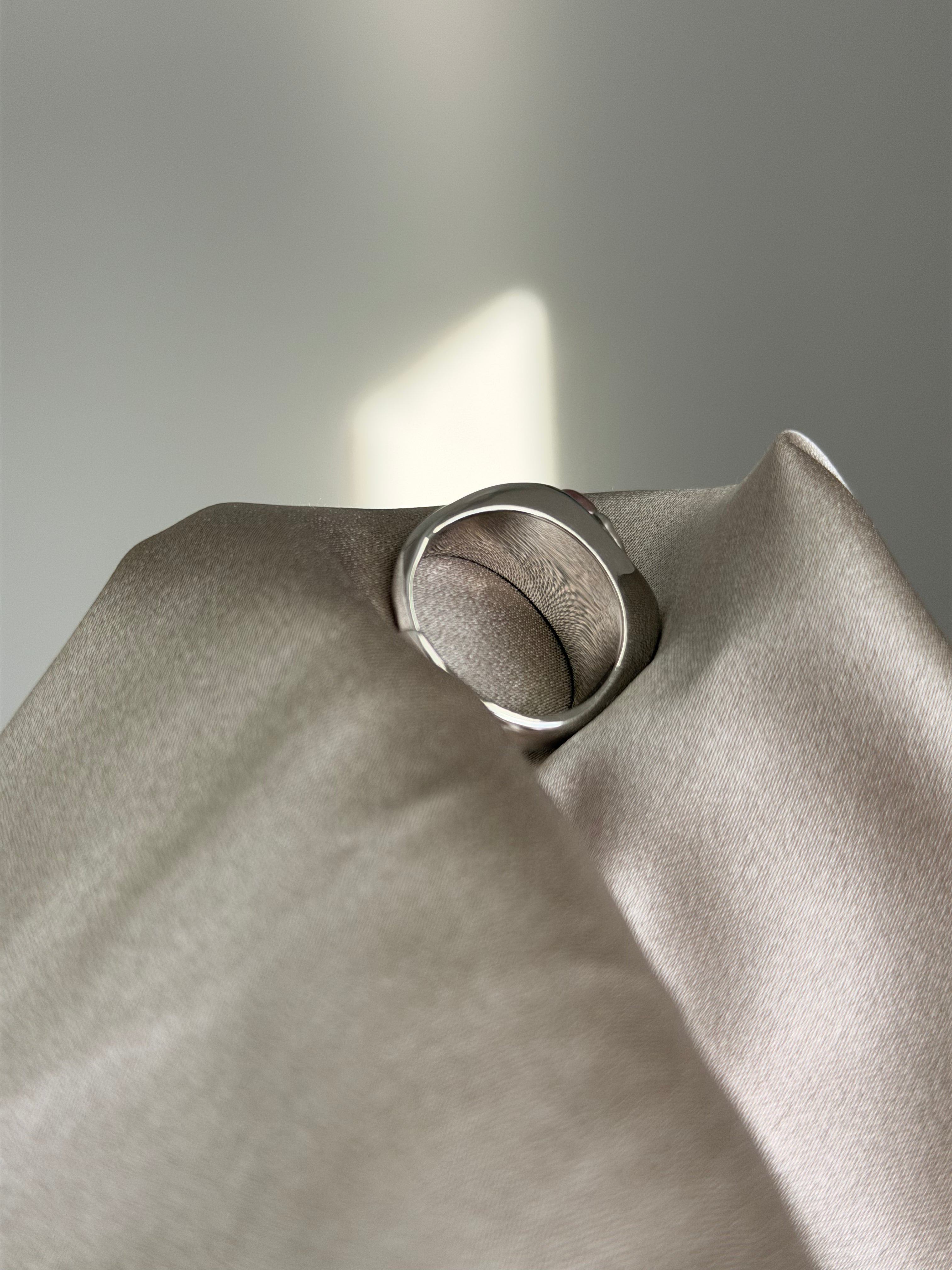 Aurora Silhouette Ring